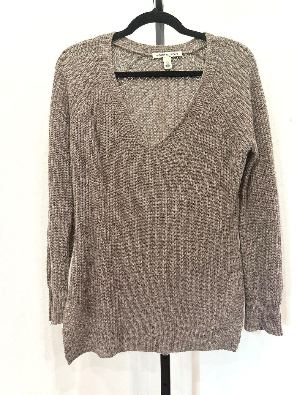 Autumn Cashmere Women's XS Taupe V-Neck Cashmere Sweater